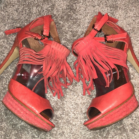 Heels - Picture 3 of 3